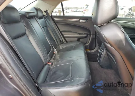 2016 Chrysler 300 Limited z USA, uszkodzony, nr VIN 2C3CCAAG2GH358183